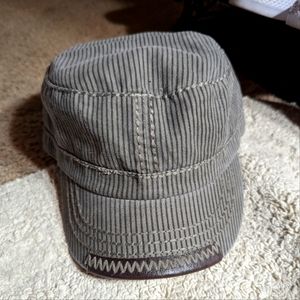Hat by olive and pique